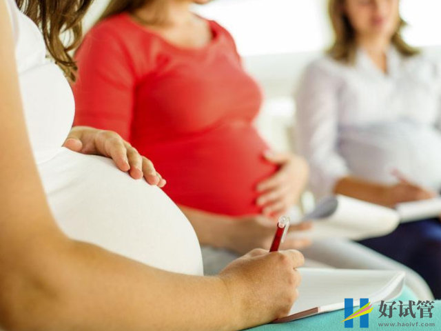 怀男宝和女宝肚型图片对比,孕晚期看准确率99%(图3) 怀孕第4个月肚子开始显怀